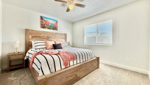 Updated townhouse just minutes from Zion with hot tub - Foto 3