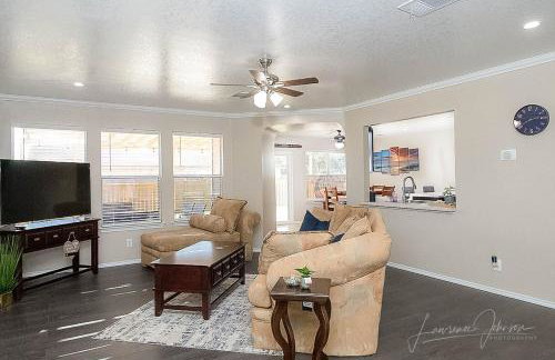 Cozy Home - Self Check-In w/Spacious Deck - Foto 2