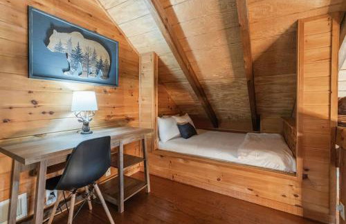 Modern Cabin with Luxury Gym, Firepit + Game Room! - Foto 18