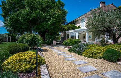 Stunning property between Alpilles and Luberon - Foto 1