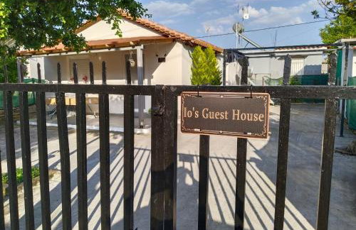Io's Guest House - Photo 2