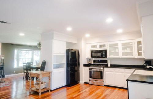 Grass Valley Home with Hot Tub - Photo 22