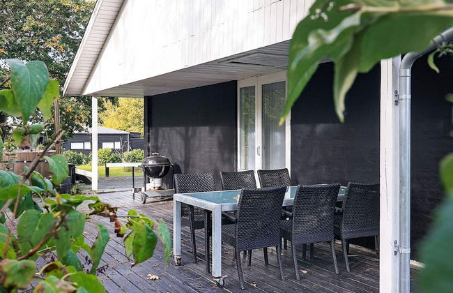 8 Person Holiday Home in Skals - Foto 27