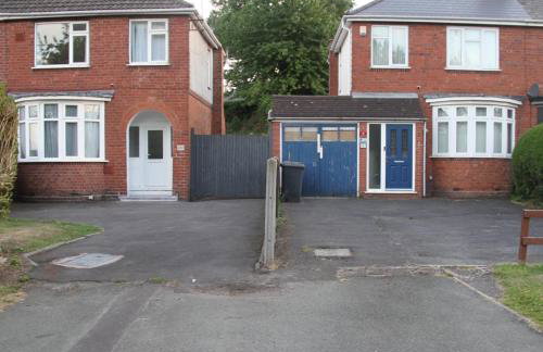 L & J Escapes - 8 Bedrooms suitable for Contractors and Families- Private parking available for 6 vehicles - Foto 1