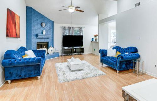 Extended Stay in Sugar Land! Family Home with Yard - Foto 1