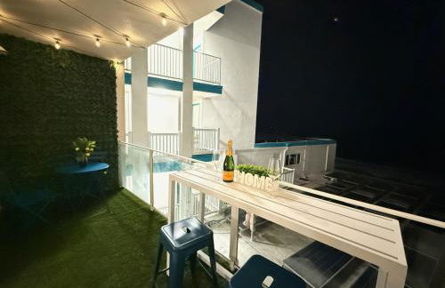 Oceanfront 1 BR Oasis w Parking & Pool 417 - Foto 12
