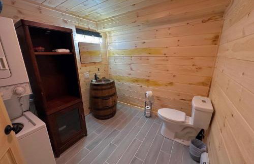 18HA Log home close to Franconia Notch privacy fire pit wifi pool gym passes - Foto 29