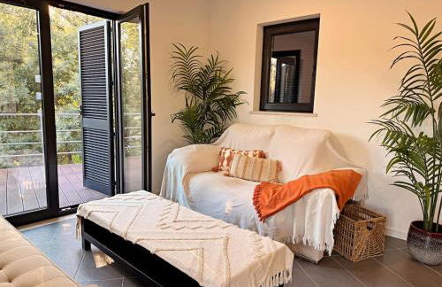 Riverfront House with Private Deck & Nature Views - Photo 3