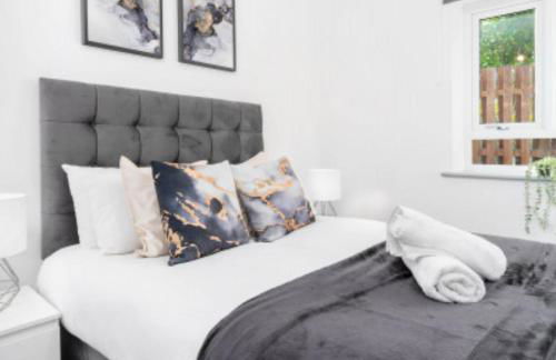 Modern Two Bedroom Apartment - Netflix - Balcony - Secure Parking 2MC - Foto 6