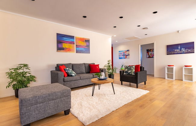 Character 4BR Home - Seaview - Skyline - Hot tub - Foto 1