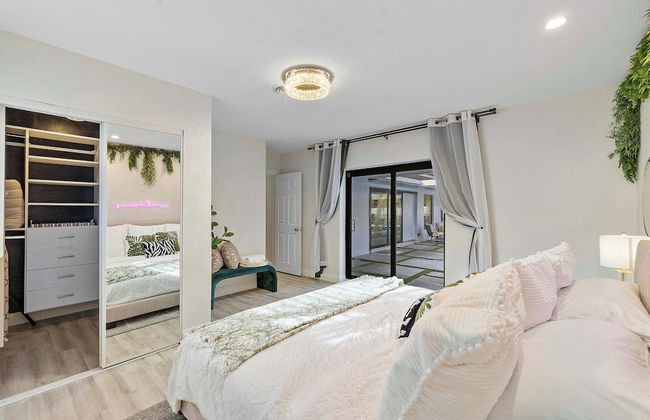 Coastal Retreat Stylish 4 BDR w/ Private Pool! - Foto 8