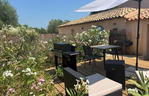 Studio 2 personnes - climatisé, terrasse, parking - Foto 3