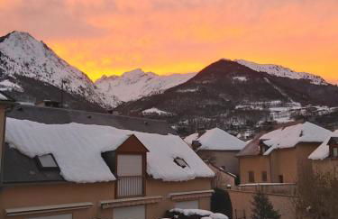 Appartement 2 personnes, superbe vue montagne, exposé sud, Résidence très calme, parking - Foto 17