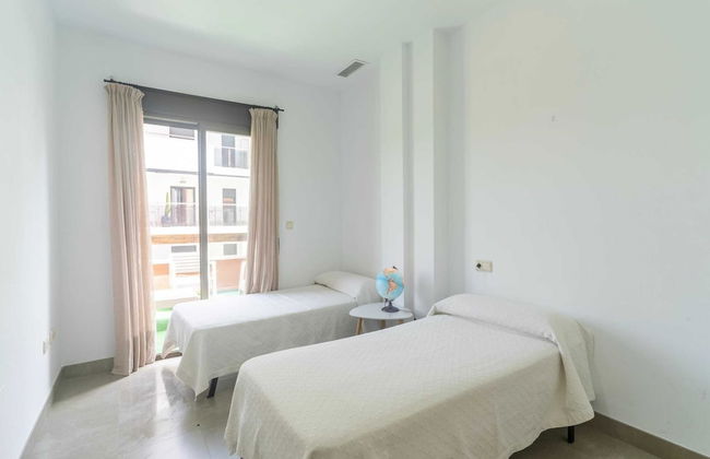 Spacious Apartment With 2 Terraces - Photo 5