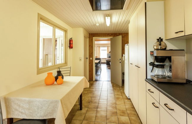 Quiet Cottage near Woods - Photo 10