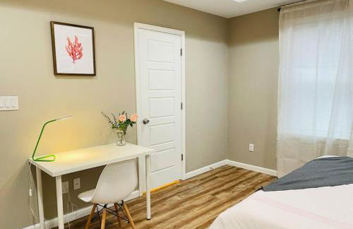 Spacious home, 3 king beds, huge backyard near UM - Foto 14