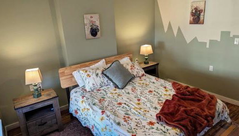 Relaxing Rustic Oasis II, Unit B - 6 minute walk to Downtown! Cyclists Welcome! - Foto 2