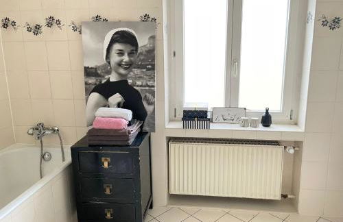 Beautiful apartment in a historic villa - Photo 22