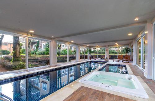 Apto Impecável com piscina aquecida e jacuzzi - Foto 3
