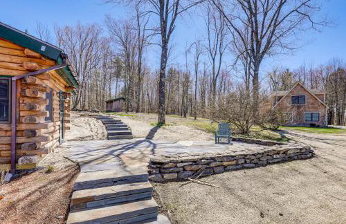 Near Trails, Lakes and Slopes Cabin in Walpole! - Foto 27