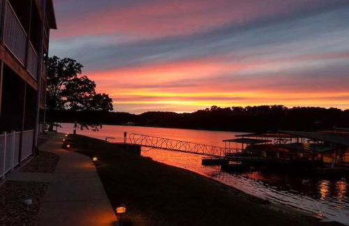 Lake Front and Calm Waters at Miramar 3BR 2BA - Photo 17
