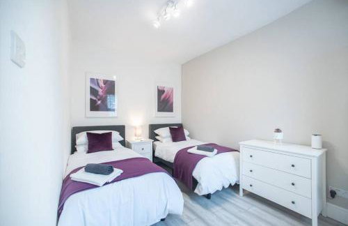 8 Bed, comfortably sleeps 10, 3 Bath house, 5 Mins Manchester Centre - Foto 32