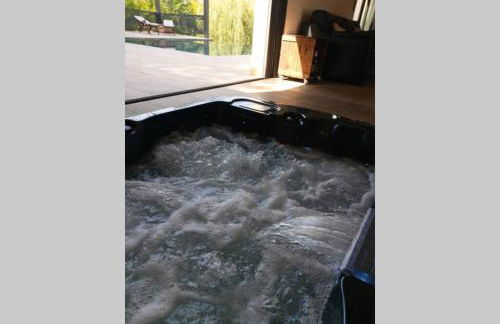 Un petit coin de Bali avec SPA et piscine privés - Foto 8