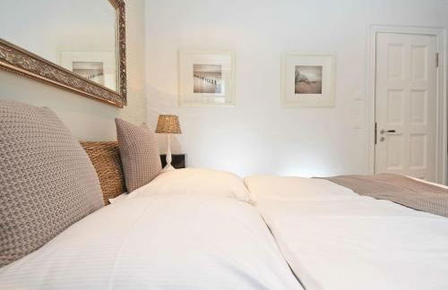 Villa Paula - WG03 strandnah mit Kamin, Terrasse, Balkon - Photo 23