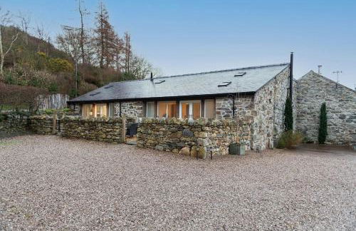 CRUCK BARN - Beautiful Renovated Barn within the Countryside - Photo 10