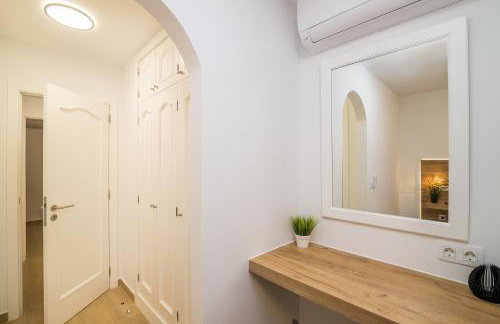 CASA ZUZA - AC, heated pool, 2 terraces, 2 bedrooms & bathrooms, tv channels - Foto 27