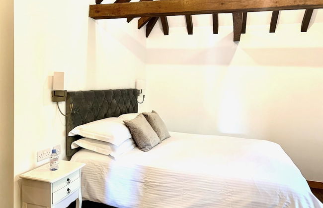 Flint Cottage - Sleeps 6 - Private Woodland - Foto 6