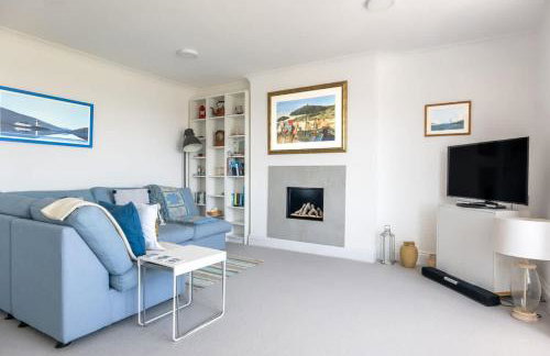 Rooftop Hideaway -Central Coastal Flat - Sea Views - Photo 14