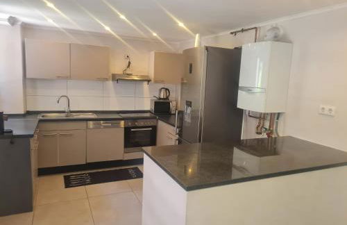 Sehr grosse 5 Zimmer Wohnung mit Garten und terasse - Foto 14