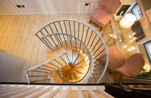 Spacious 3-Bed Retreat - Modern & Super Central - Foto 10