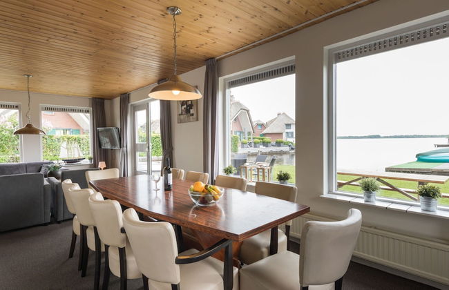 Rustic-chic Villa With Thatched Roof - Photo 10