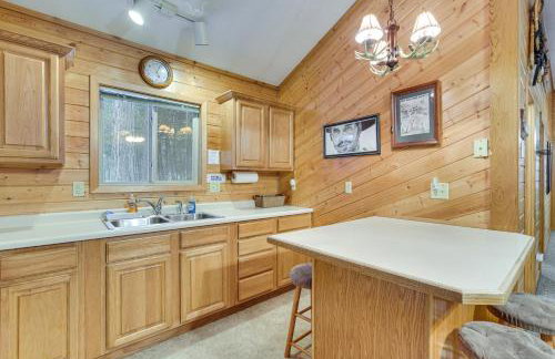 Woodland Cabin with Fishing, ATV and Snowmobile Trails - Foto 10