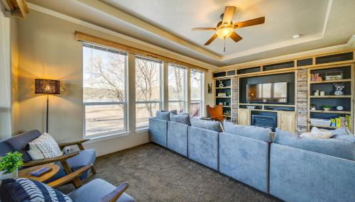 Newport Riverfront Home with Deck and Fire Pit! - Foto 4