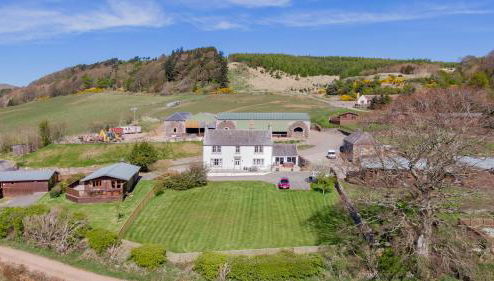 Balmeadowside Farmhouse with Hot Tub - Foto 1, Garden