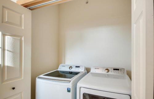 Cozy Livingston Condo with Balcony and Mtn View! - Photo 18