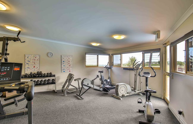 Moonlight Bay Suites - Photo 55