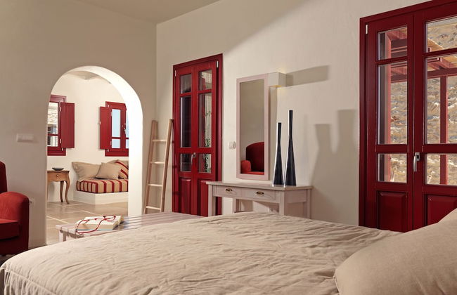 Themonies Luxury Suites - Photo 9