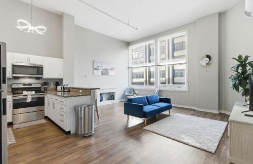 Luxury Downtown Cityview Suite Skywalk Access and Free Garage Parking - Foto 38