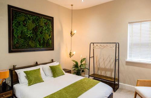 The Jungle! House with Hot Tub. - Foto 13