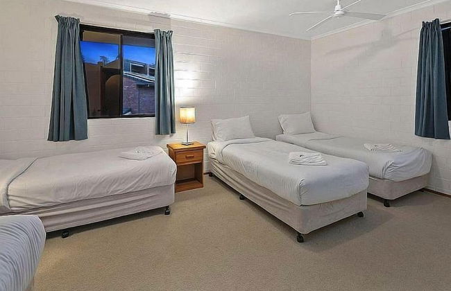 Cleveland Visitor Villas Motel - Photo 8