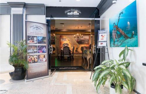 Oceanview on SAND located in Ocean Manor Resort Fort Lauderdale Beach 2 bed 2 bath spacious corner unit partial ocean view - Foto 48