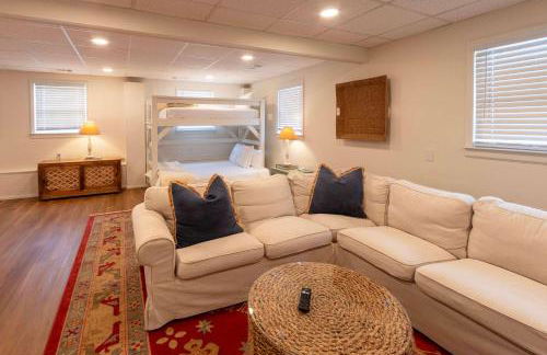 4 BR Sleeps 10 Near UGA & Downtown - Photo 46