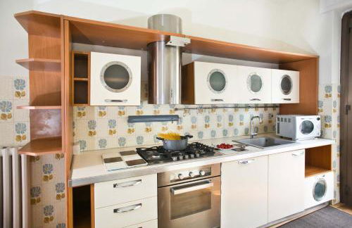 LA'DELI - Como - grande appartamento con parcheggio, nefltix, giardino, terrazzo - Foto 8