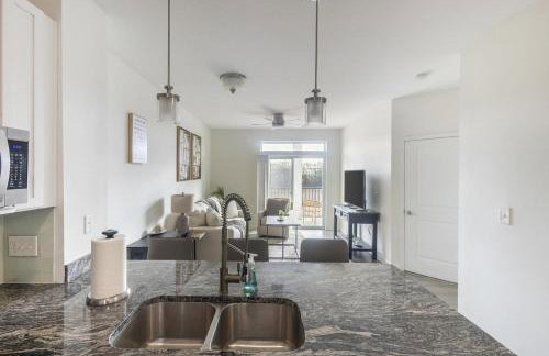 Landing Stylish 2BD Gym Clubhouse - Photo 3