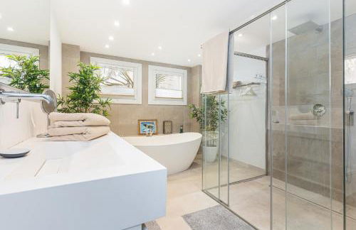 Designer Gem with terrace in prime location - Foto 10