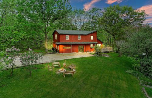 Rare Gem! Game Room, Hot Tub, Near Lake, Pet Ok - Foto 3